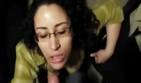 Rahyndee James suce une bite et gay porno amateurs baise dans la douche en POV