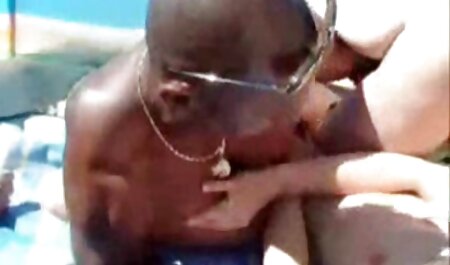 La milf américaine Zoe met video sexe black amateur son masseur au travail